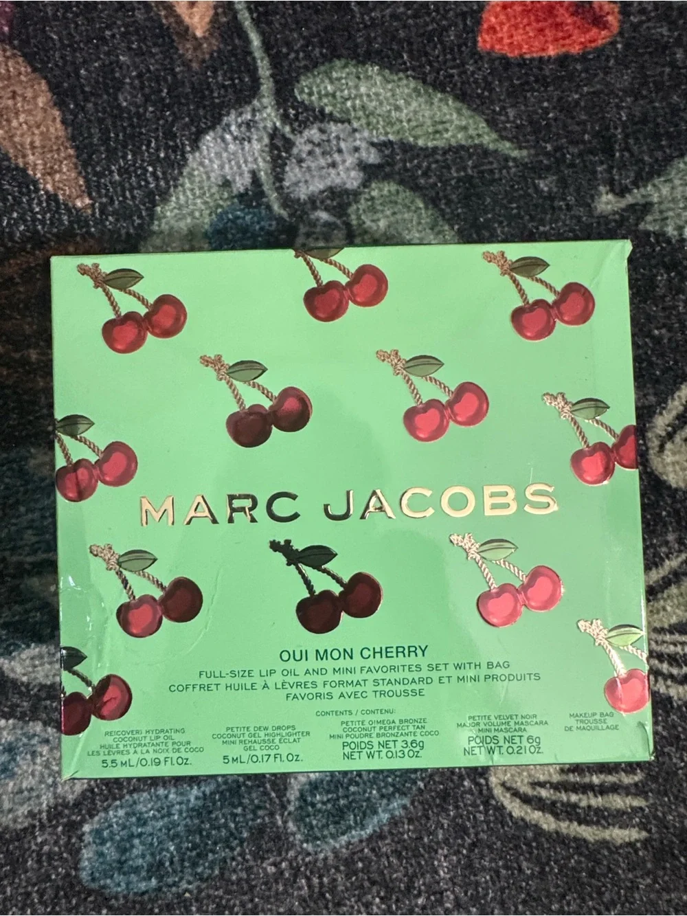 Marc Jacob’s Makeup set with small pocketbook purse